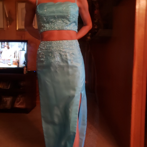 Prom dress - Picture 2 of 2